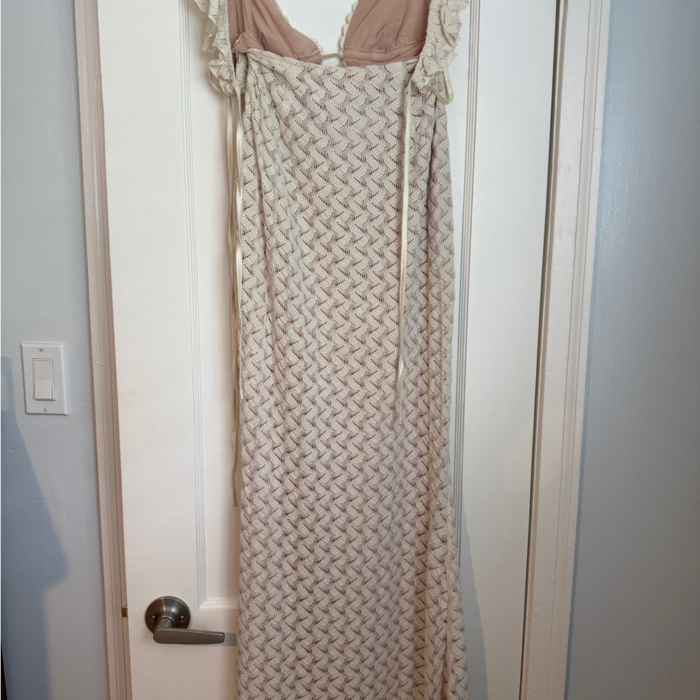 Meshki Cream Backless Lace Dress - Picture 4 of 5